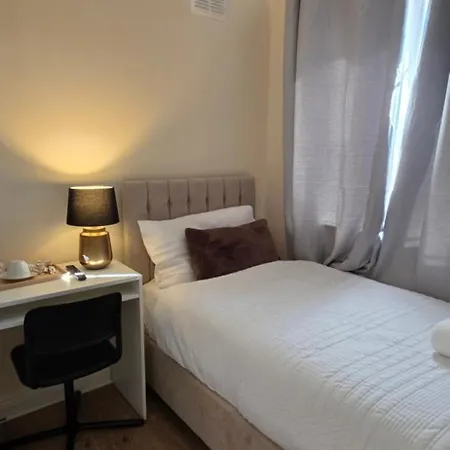 Séjour chez l'habitant Cozy Single *